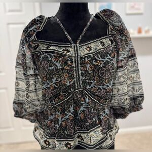 Floral Black and White Women's Top